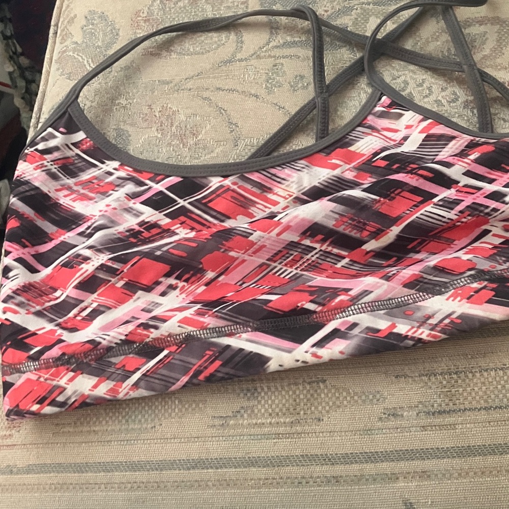 FINAL MARKDOWN SO Stylish Women's sports bra medium